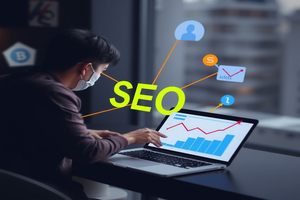 SEO优化需关注关键词、内容质量、网站结构、外部链接等因素。